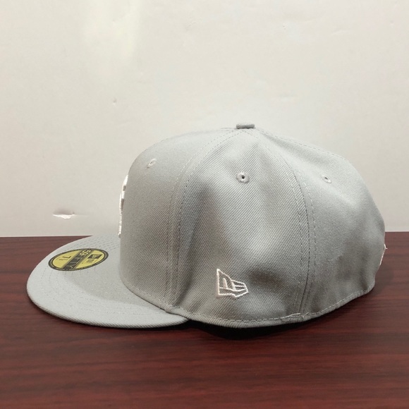 New Era, 59Fifty Fitted Hat, New York Yankees, Grey & White - Picture 6 of 12